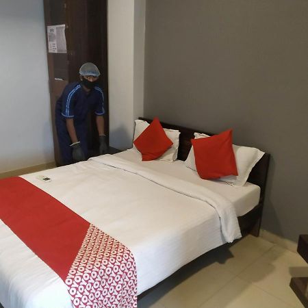 โอโย 47564 โฮเต็ล กัลลอป Hotel Sarkhej ภายนอก รูปภาพ